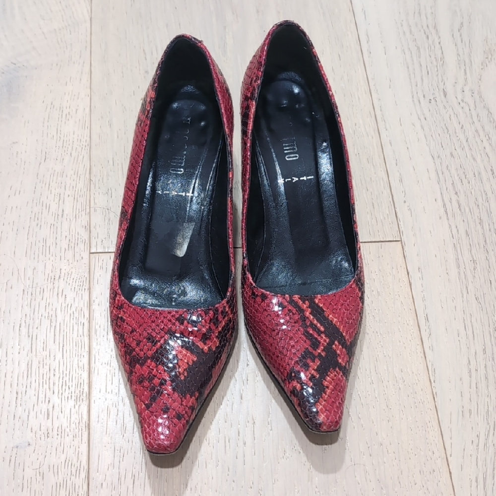 Vintage Red Snakeskin Leather pump Heels
